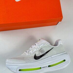 NIKE Vomero Premium